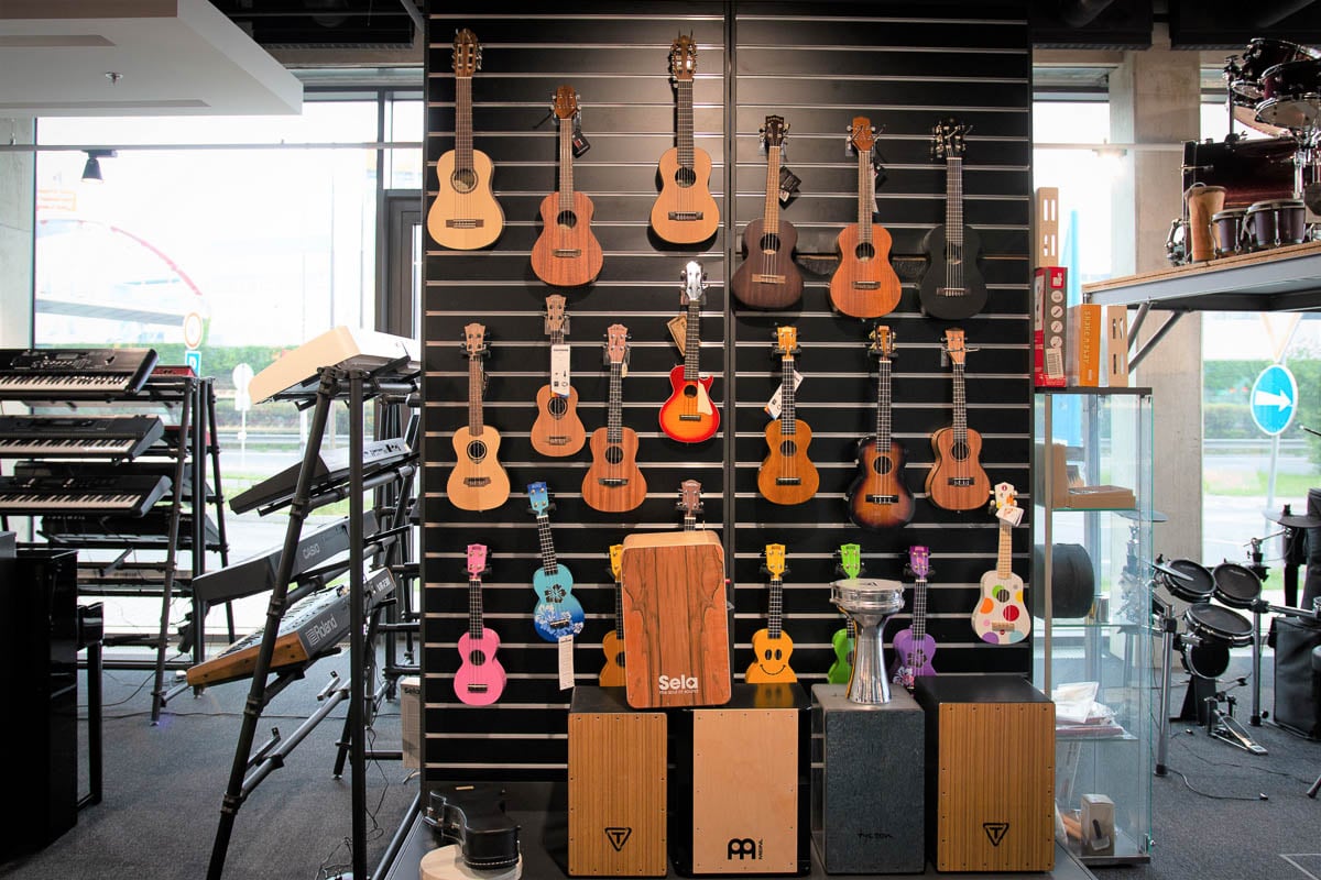 Musical instruments in music shop Muziker Bratislava – Digital Park
